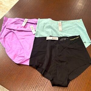 NWT 4x Victoria’s Secrets Underwear lot Size MEDIUM